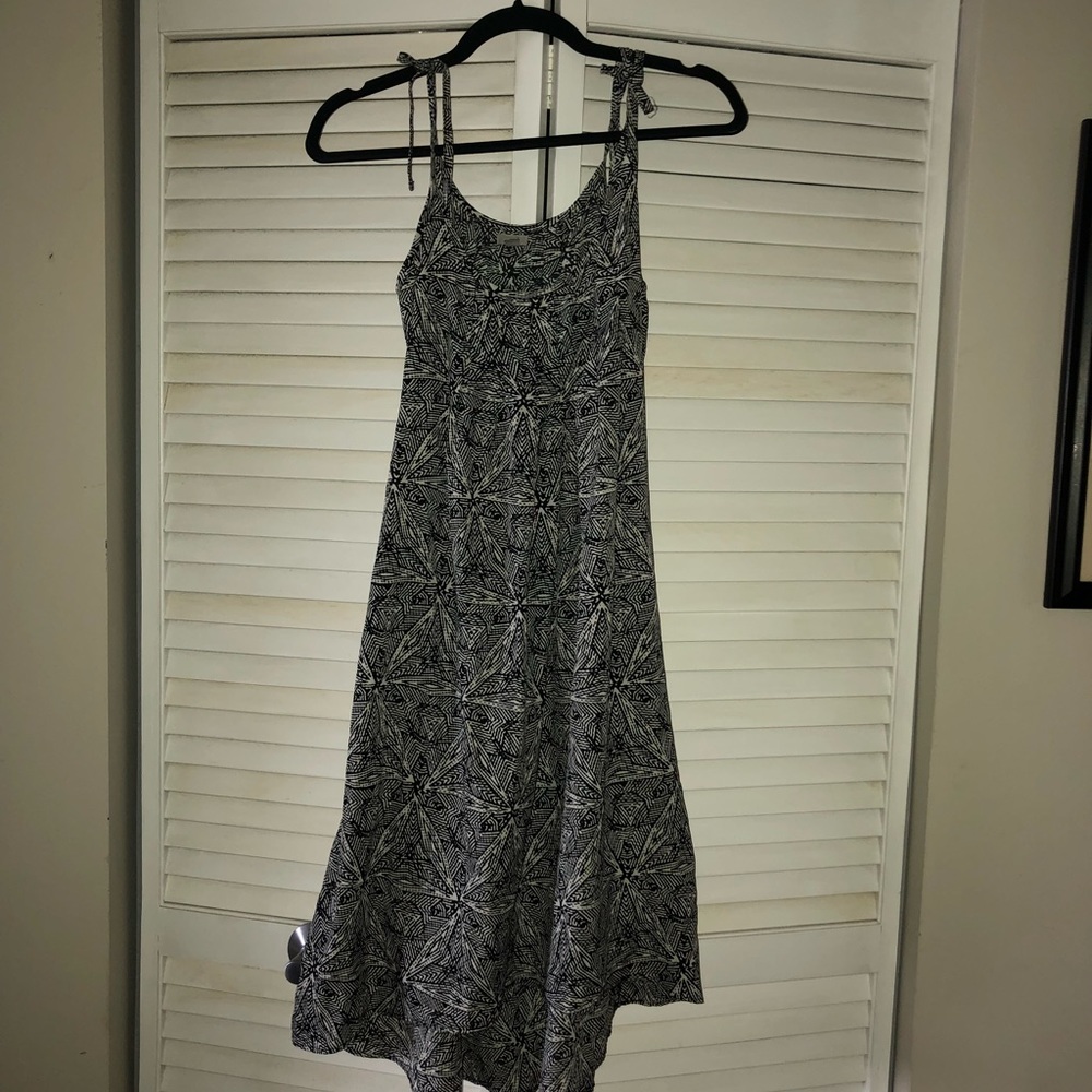 ecote tribal midi dress with tie sleeves